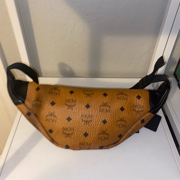 🔥 NWT MCM SIGNATURE COGNAC & BLACK LEATHER SMALL FANNY PACK WAIST BUM BAG - Picture 7 of 9